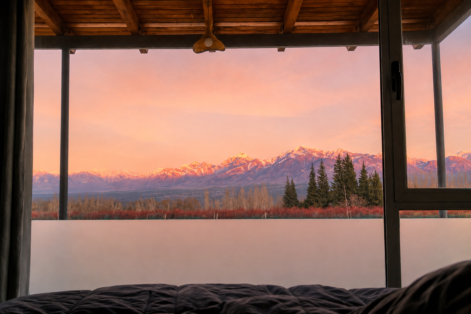 Vista de la cordillera al atardecer desde una cabaña de Casa Jarilla en Barreal