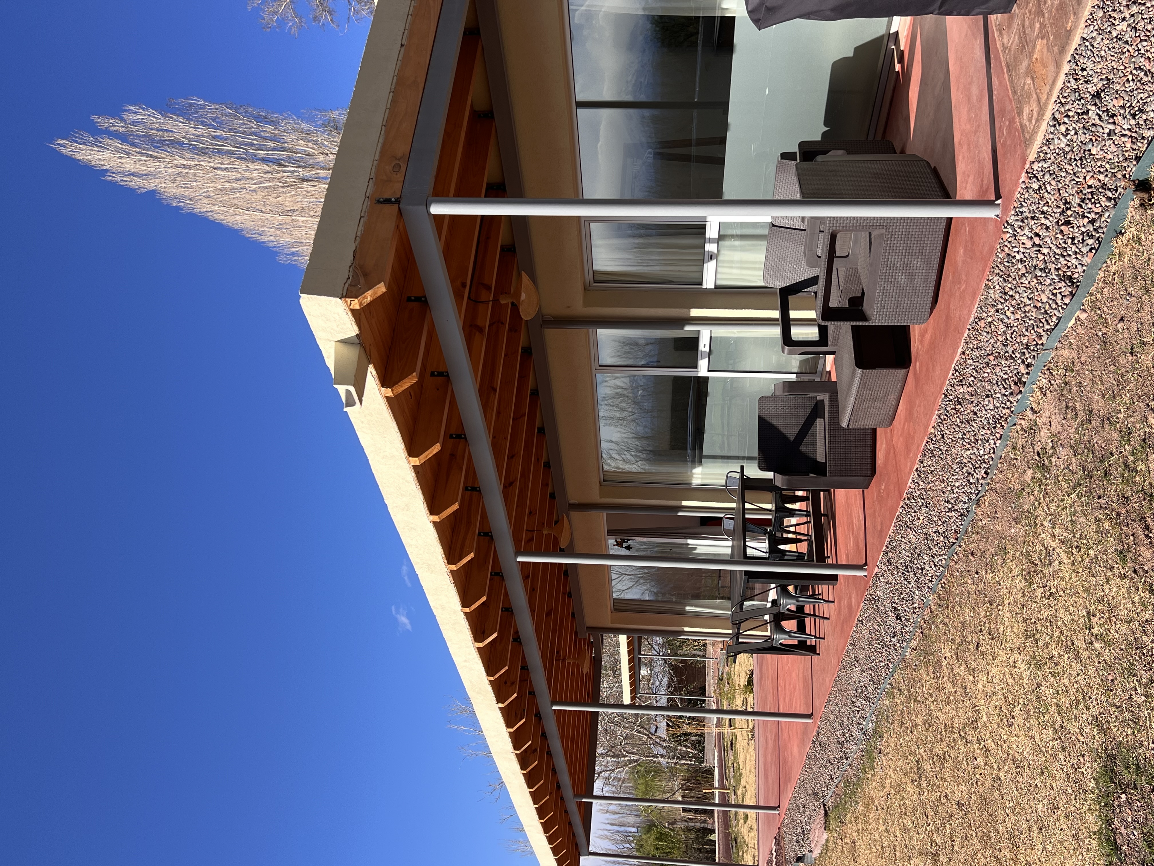 Casa Jarilla y la cordillera